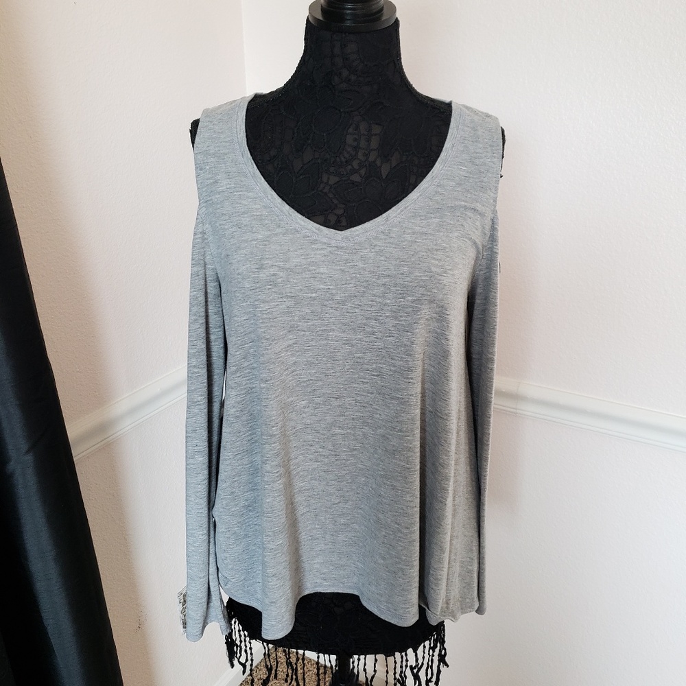 SO Gray Cold Shoulder Long Sleeve T-Shirt